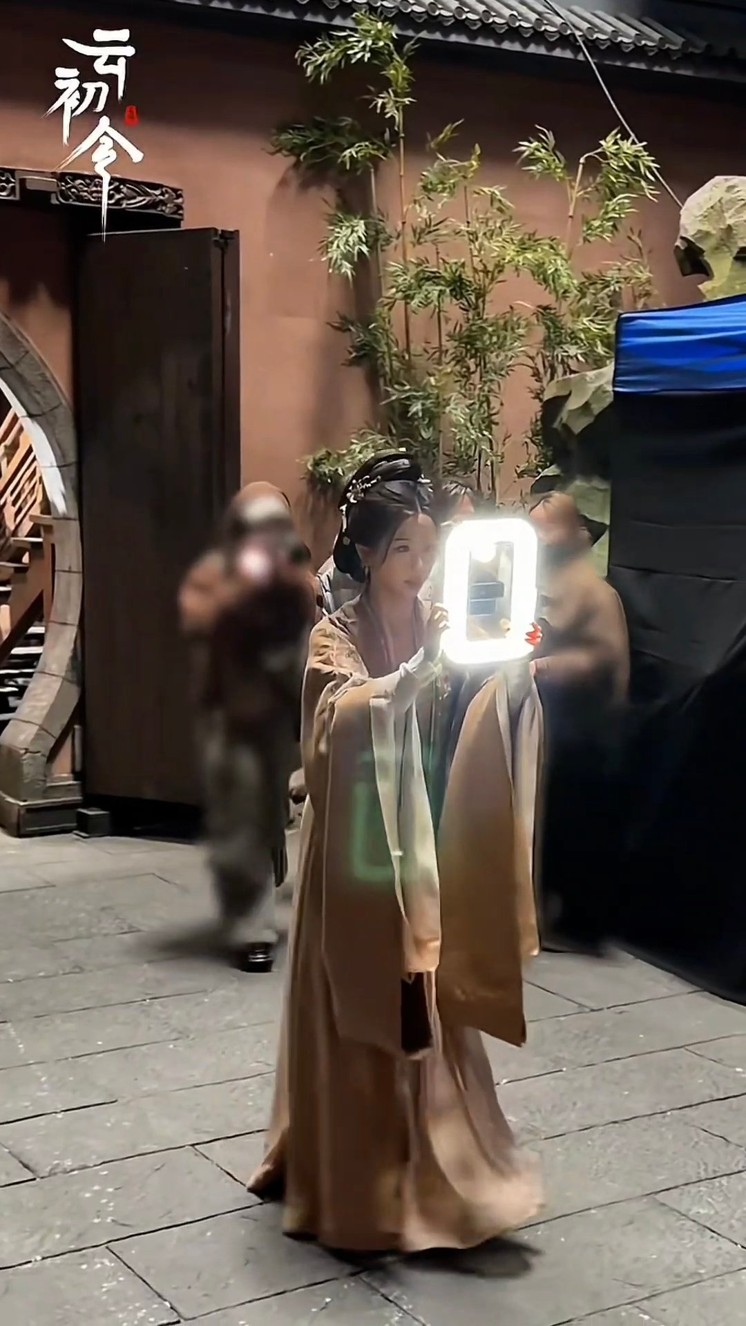 我们云初主母依旧坚持手搓运镜请欣赏成品～虞书欣掌镜的视频成品来了