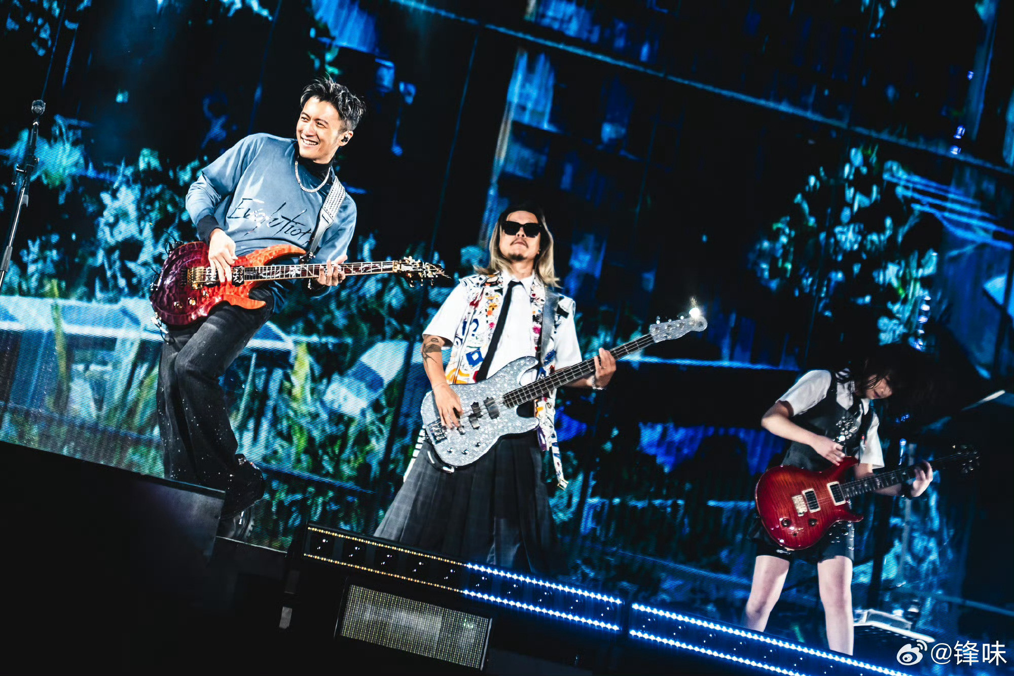 谢霆锋用一场演唱会给内娱上了一课！从舞台到表演，从唱功到台风，每一个细节都无可挑