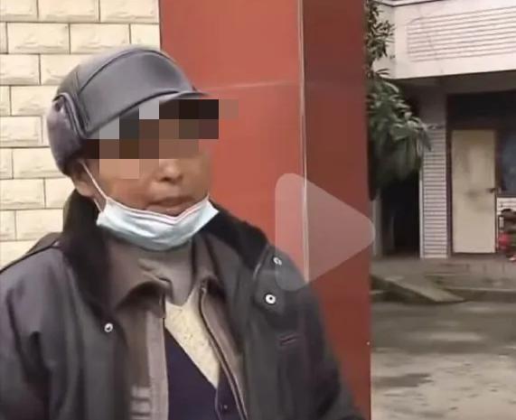 河南周口，一81岁老人称女儿向自己借了50000元钱，事后女儿坚持说这钱是她存放