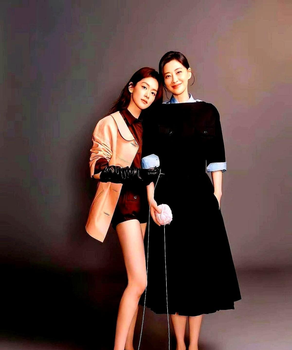 剧里，她们是明算账、立规矩的继母女，吵了半辈子。剧外，一个对视就出卖了所有。