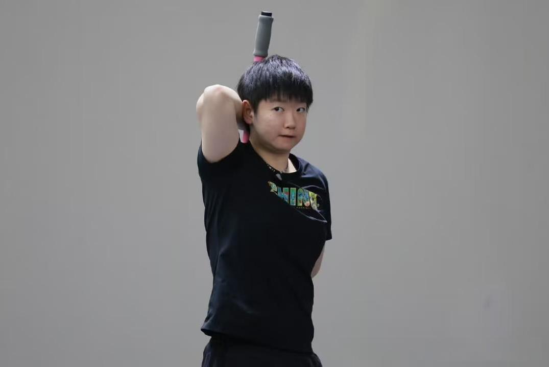老孙又玩起了金箍棒！这次是真的和兄弟姐妹们去取经啦！哈哈哈！今天的训练场地莎莎