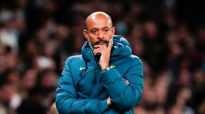 英超西汉姆联队主教练努诺的合同，恐怕是全欧洲最严苛的一份。合同里明确写着一条，如