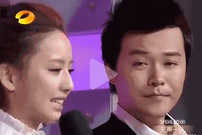 陈思诚被佟丽娅在快本公开恋情时那一脸错愕，真不是演的，因为那时候他和曹曦文分手才刚一年，根本没彻底翻