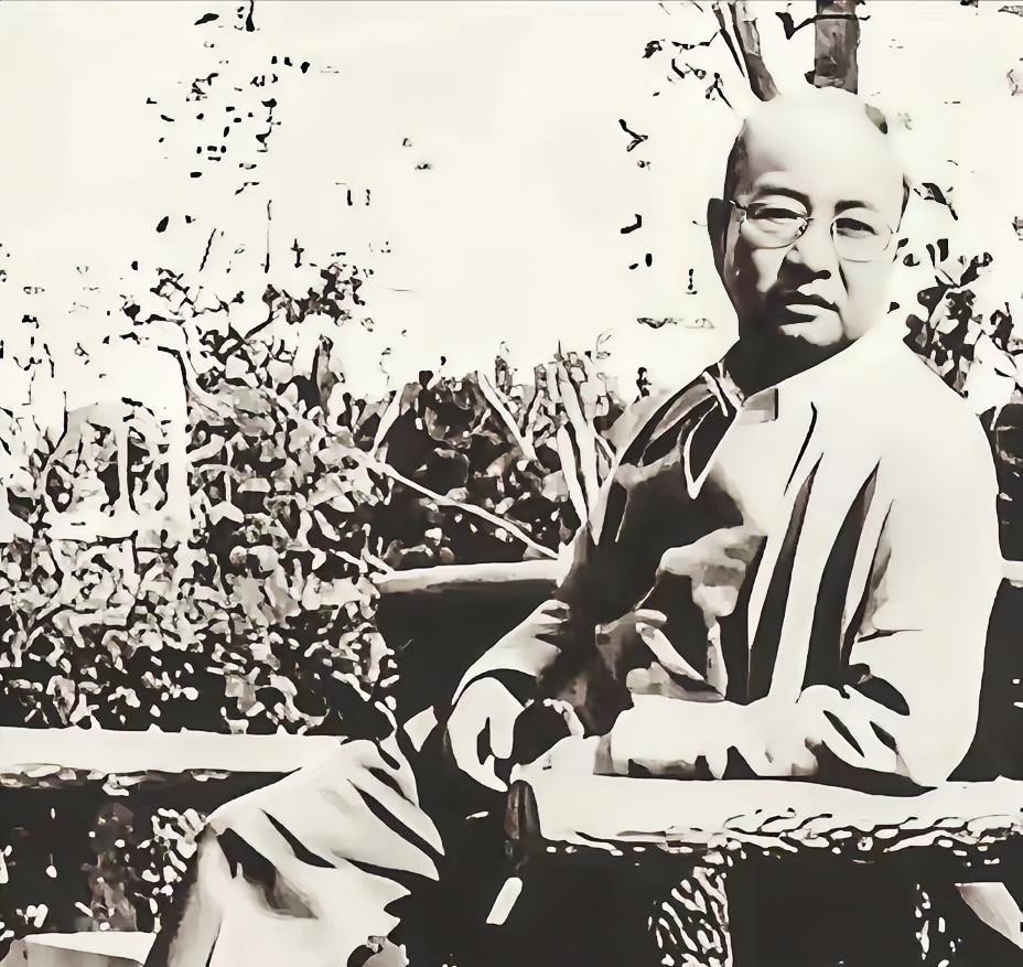 上世纪50年代的一天，1位老部下提着大包小包，来探望副总长陈赓大将。一问，老部下
