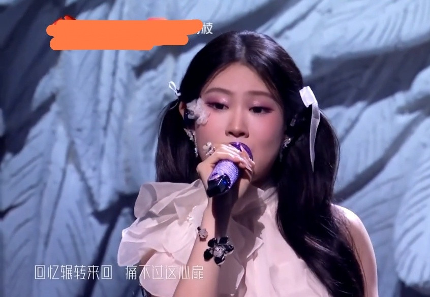沈佳润跑调小沈阳女儿这个水平，如果正常情况下，真的能当歌手吗？她跟毛不易一起