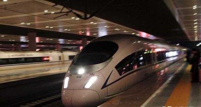 高铁为什么晚上不发车，早晨的第一趟还跑空车？这不会造成浪费吗？高铁晚上基本不