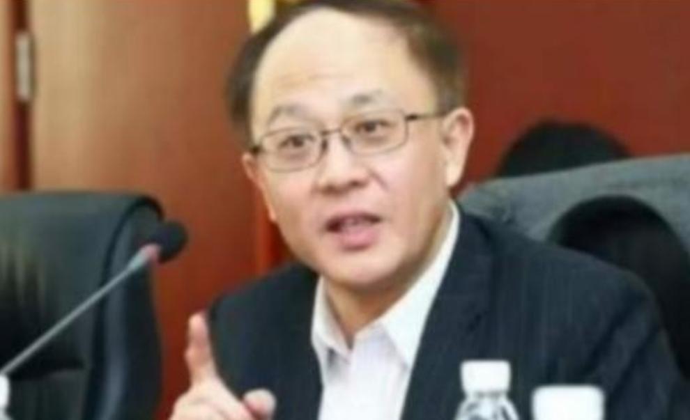 中美“差距”究竟在哪？邱震海语出惊人：“中国辛辛苦苦在14亿人中培养人才，老美是