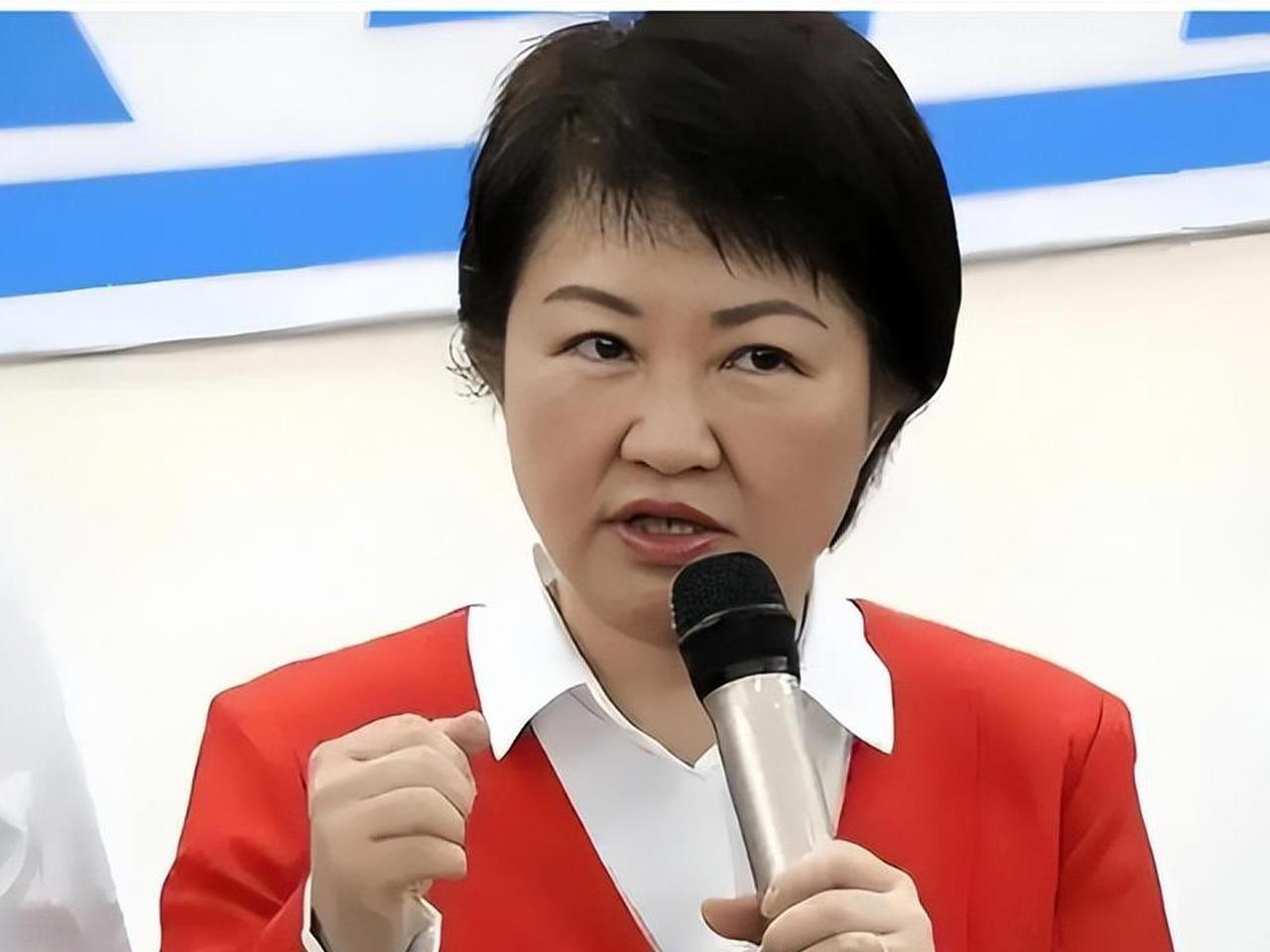 卢秀燕这下有好戏看了！因为军购协商再一次破局，原因是国民党党团内部还需要商量，