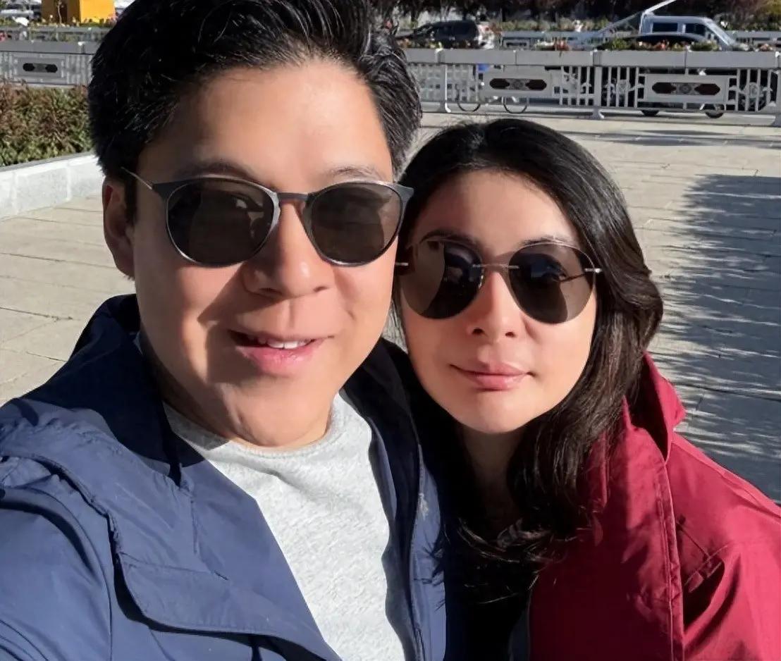 要知道，香港富豪多爱将资产塞进家族信托或离岸公司，霍启刚却反其道而行之，把个人直