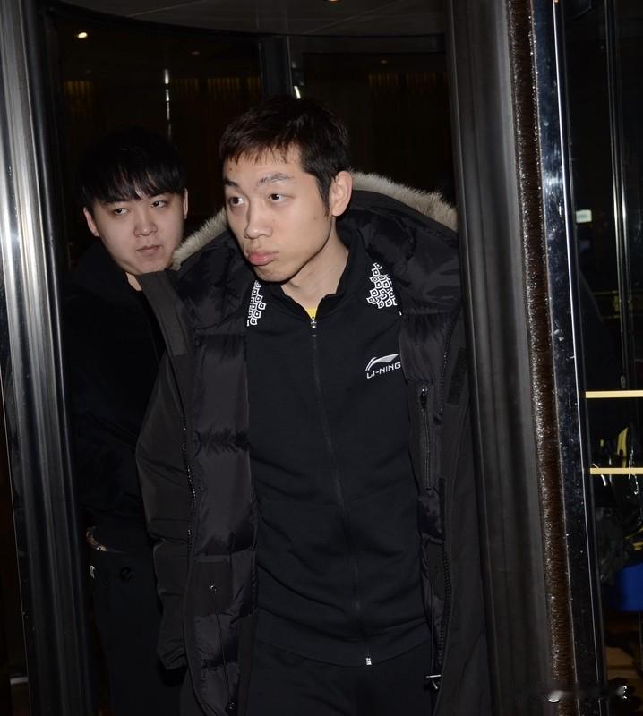 国乒选手退役后转型的不少，可谁的转型最让人佩服呢？就说前国乒名将方博，他的转型之