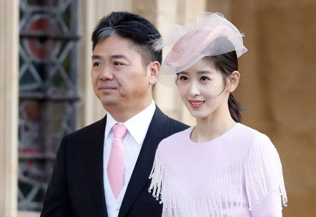 法国地中海偶遇刘强东的豪华游艇！近照看起来蔚为壮观，长度达134.22米，总吨位