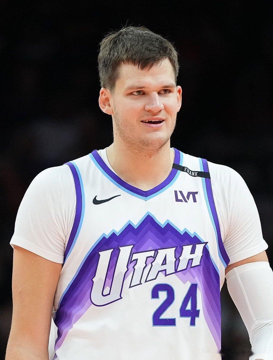 NBA【沃克·凯斯勒对爵士管理层心生不满，续约事宜处理引发隔阂】据记者萨姆·