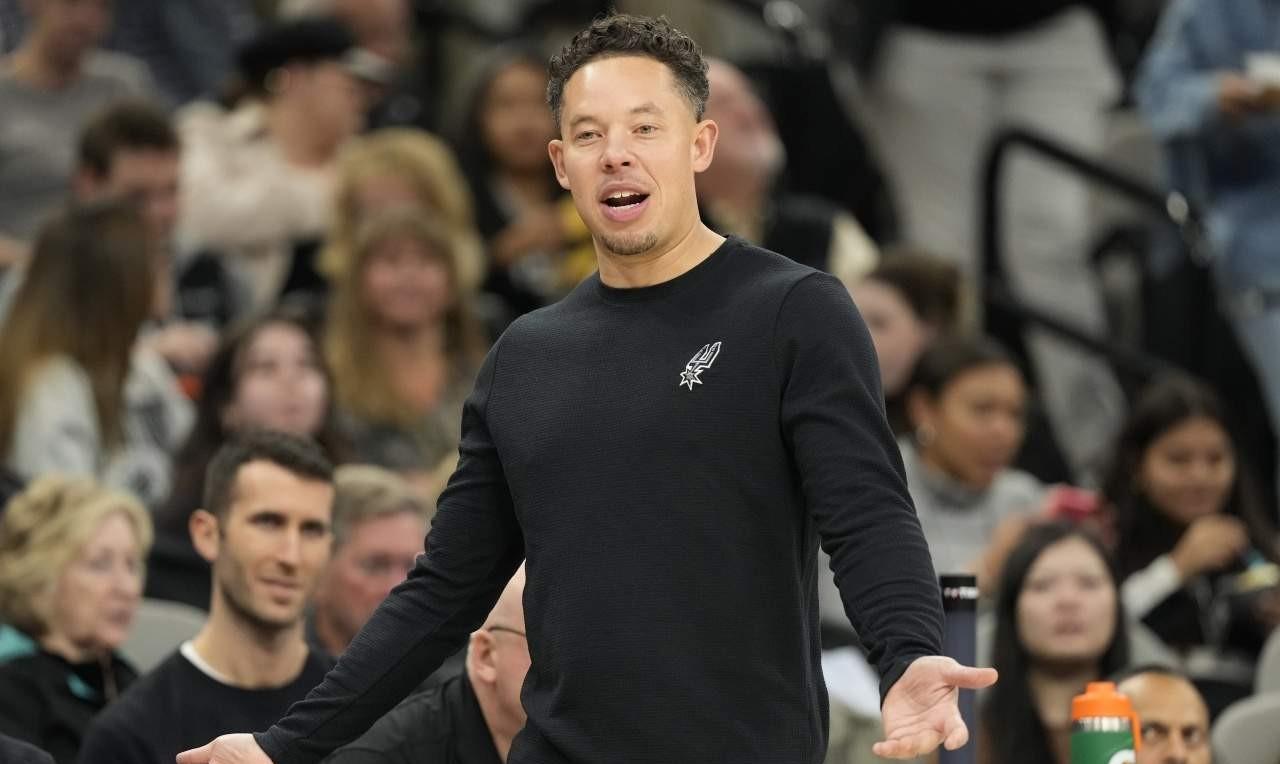 是时候为米奇平反了。在拿下圣诞大战后，马刺战绩来到了23胜7平，76.7