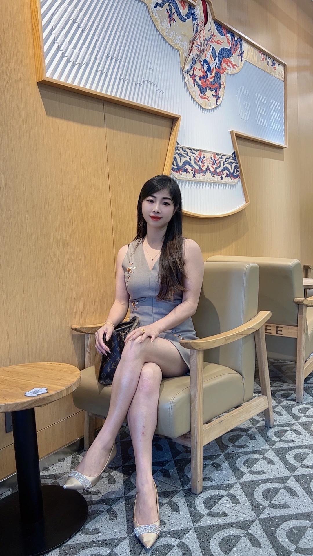 女人长得漂亮不如活的漂亮，大哥们今晚小号见😀