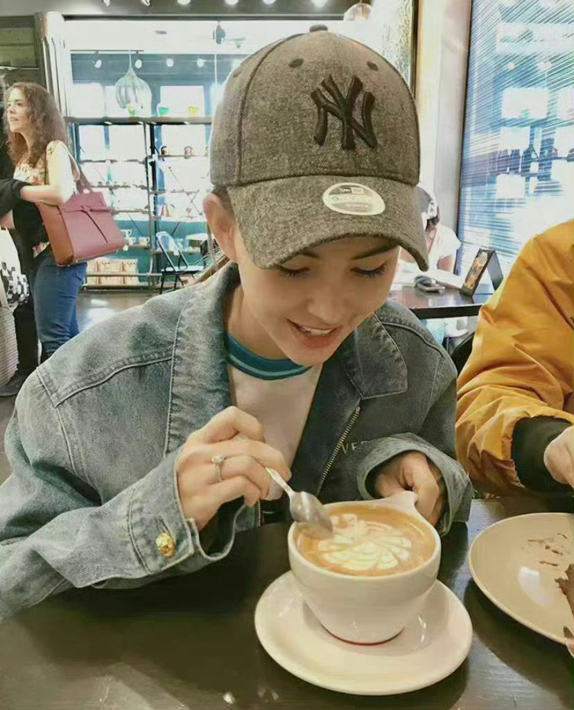 我轻轻的尝一口你说的爱我