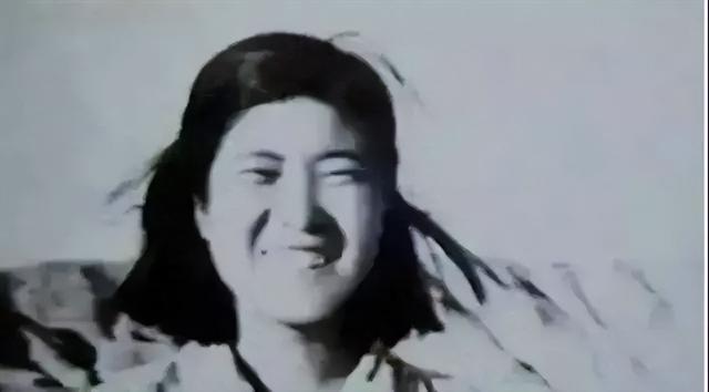 1958年，杨虎城的女儿杨拯陆在准备婚礼期间竟然失踪。几天后，人们在冰雪中发现了