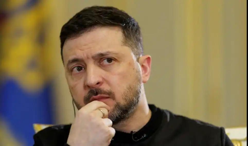 太实在了！乌克兰总统泽连斯基终于不打肿脸充胖子了，面对当前的困境，直接摊牌说大实
