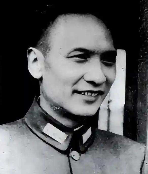 1950年，云南省主席的位置给了陈赓，没给和平起义的卢汉。陈赓私下把原因说给他听