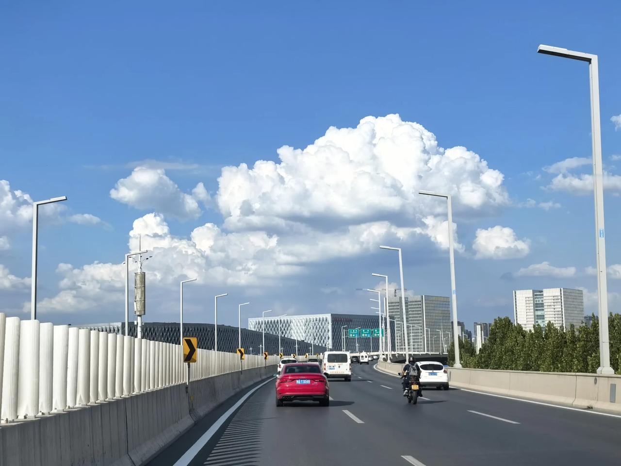 河南地级市真的应该微调整一下。第一豫西版块三门峡市重新划归洛阳，这样不仅壮大洛阳