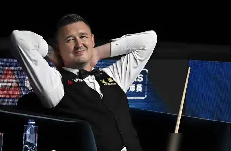 吴宜泽打丢一颗必进的红球，直接葬送了大师赛决赛资格，太狠了！整场比赛，这个