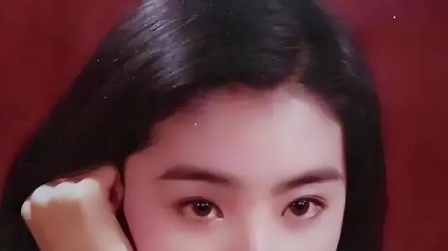 林青霞: 为丑老公生下两个女儿后, 他把13岁的私生子领进门了