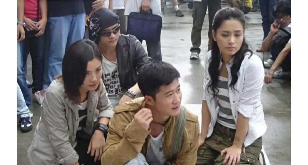 #阿娇打电话质问吴京：原来这层友情藏了这么久当“阿娇打电话质问吴京”的话题出现