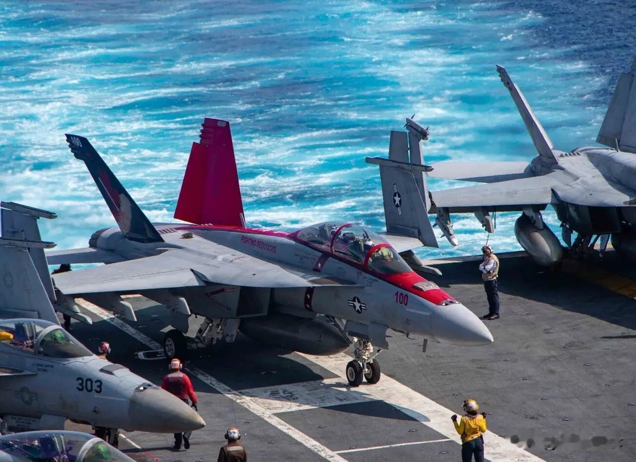 别猜了,这才是美军2架舰载机在南海坠毁真正原因!据报道,执行最后一次海上部署的
