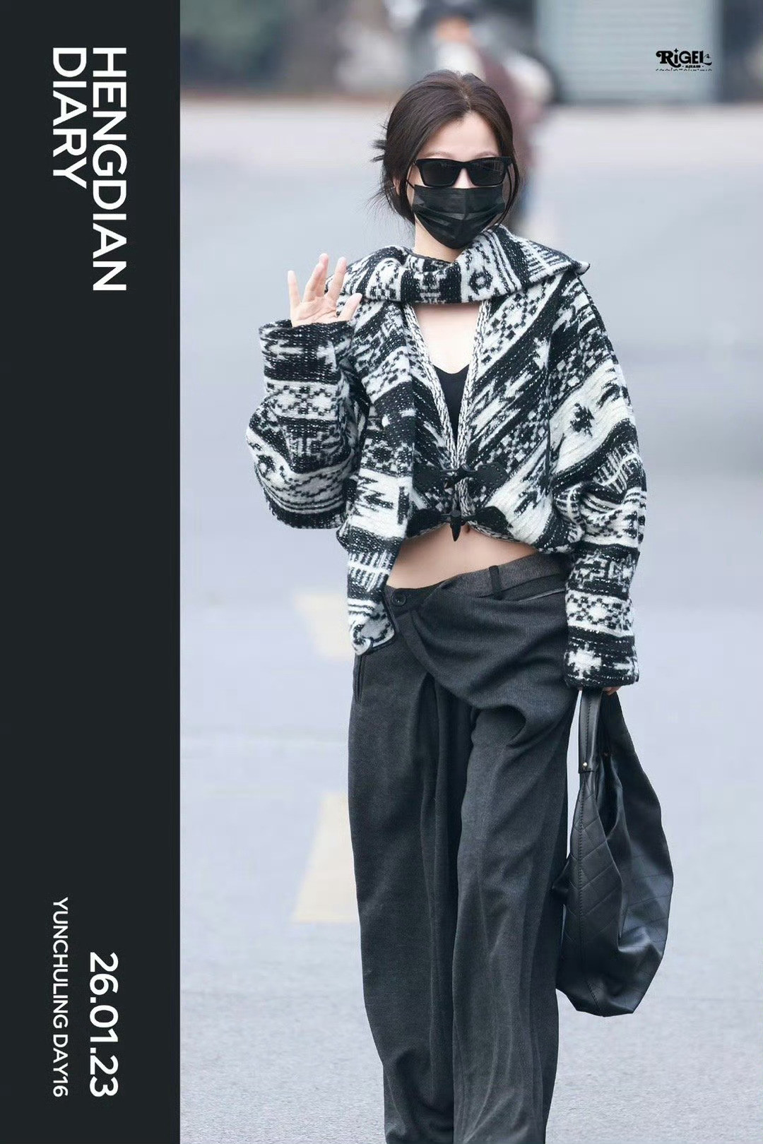 想把虞书欣肚脐眼盖住粉萌小兔子好看