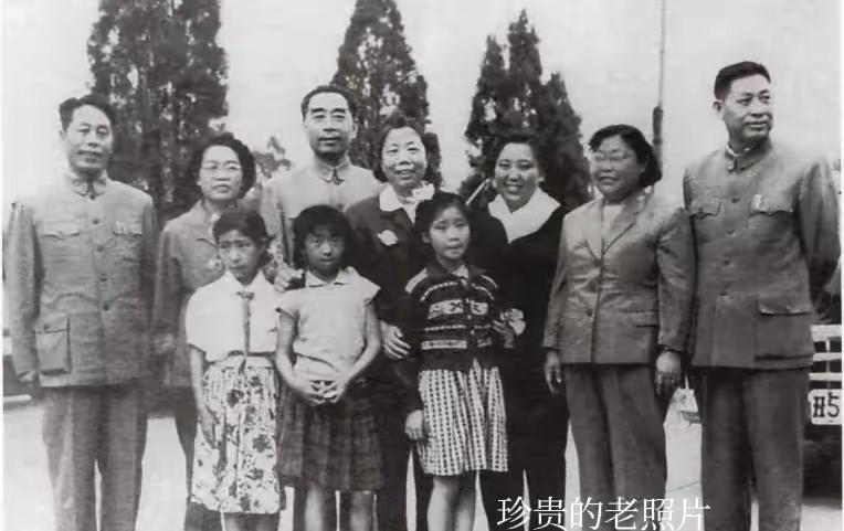 历史的印记。60年代，周恩来总理和邓颖超一起来贵州视察，周总理和贵州省委领导见