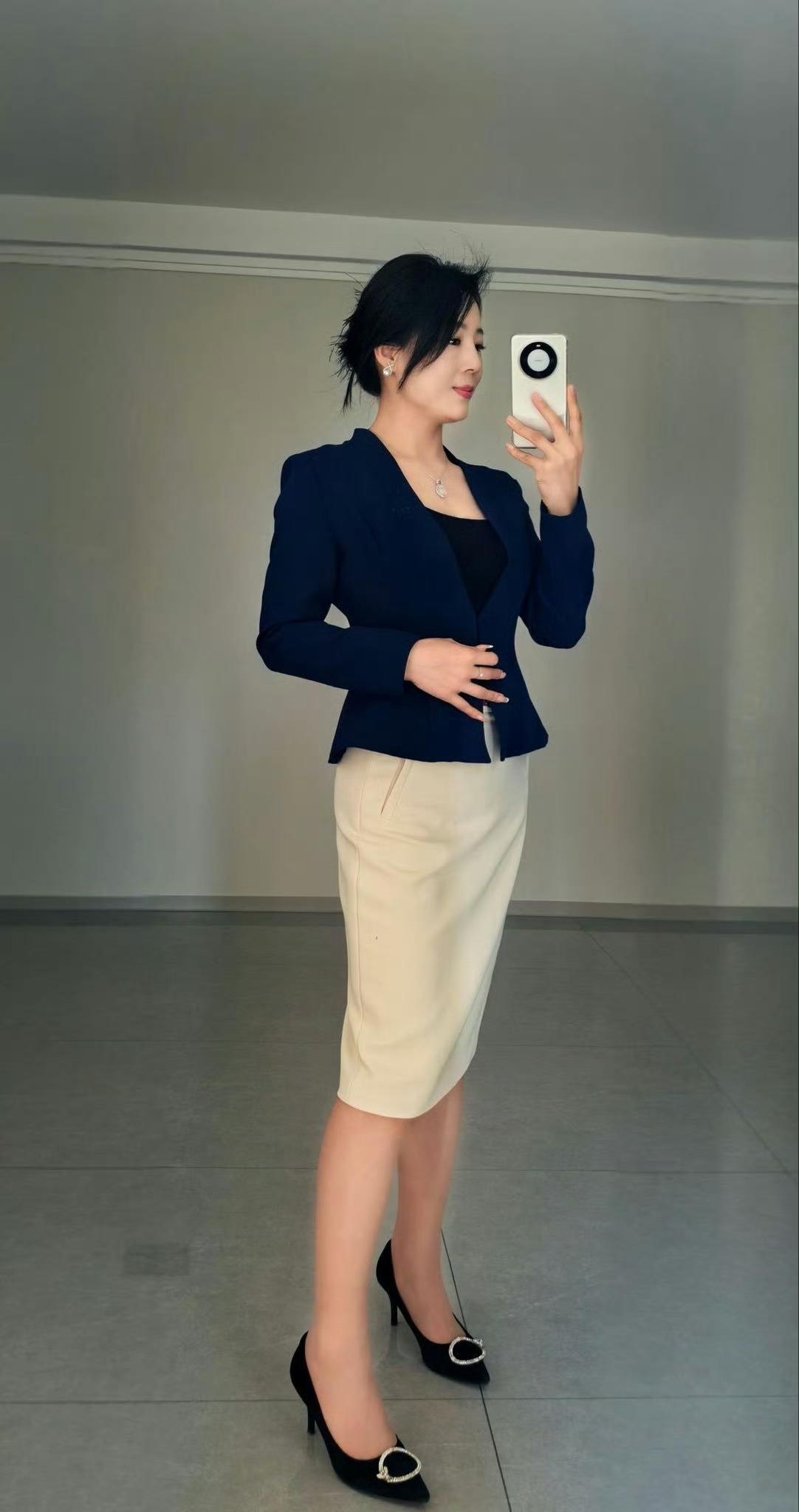 和她过节也是很累的啊…