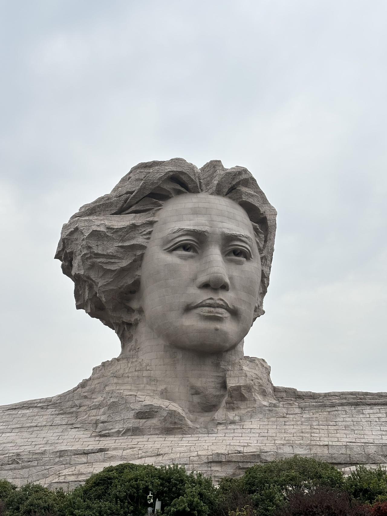 我感觉公园里的电瓶车，该整治一下了，随便一个三五公里，就能收费20-40元，垄断