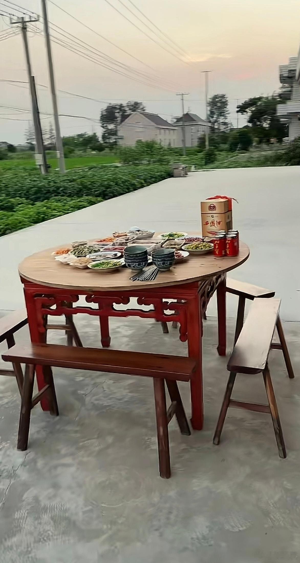 这样吃晚饭太舒服了吧～～～这场景犹如梦中，你能想起来吗？​​​