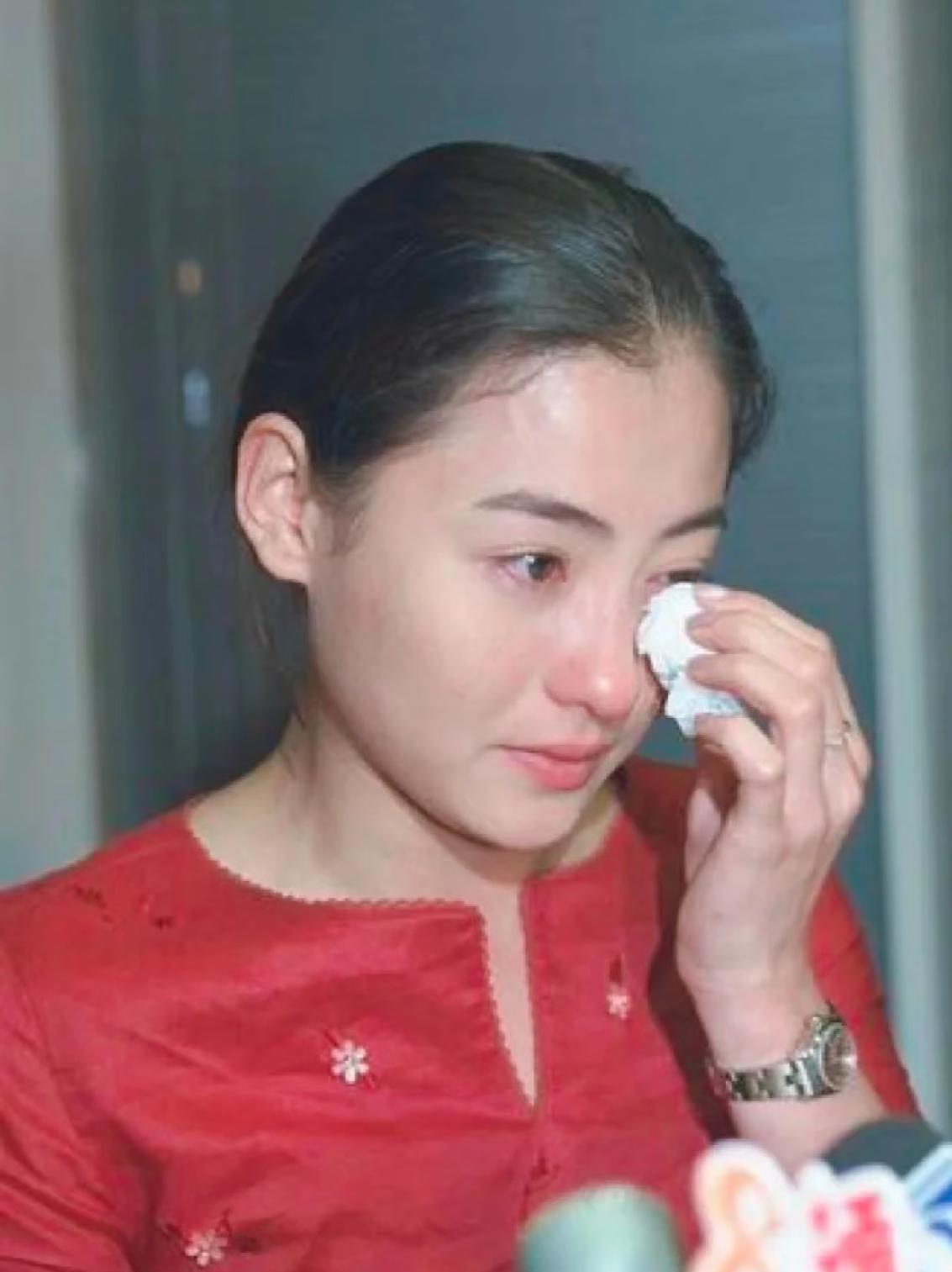 直到张柏芝官司胜诉，我才明白了恶人有恶报这句话的含金量。这位带着三个小孩