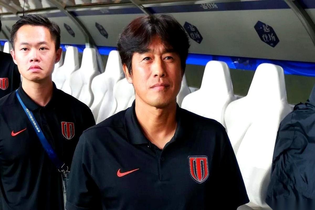 关于成都蓉城功勋主帅徐正源的离开，他本人回韩国后，对着镜头终于把话给挑明了。他