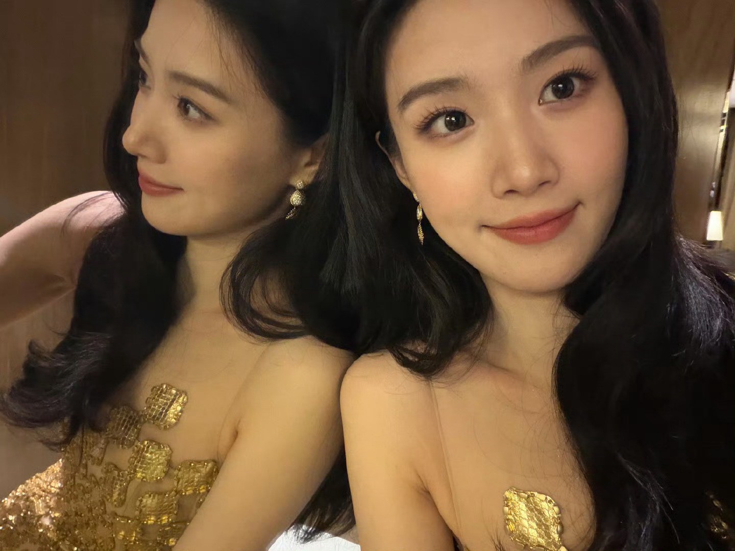 卢昱晓品质盛典宣传何不同舟渡认真宣传、真诚分享，卢昱晓把对《何不同舟渡》的热爱藏