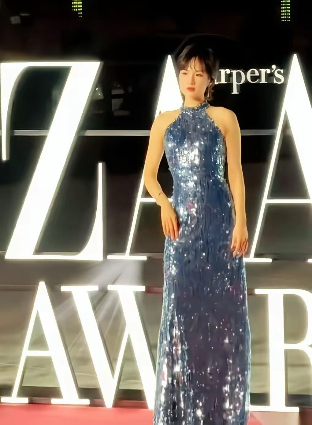 娱乐圈最狠的凡尔赛，绝对是这句：“我不演戏了，还能回华为写代码”。这哪是留后路啊