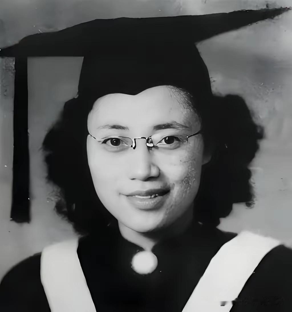 1950年，她被折磨278天，浑身没一块好肉，突然抬头说：别打了，我全招，但我要