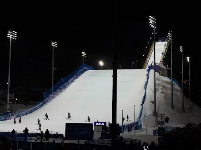 女子大跳台决赛时间确定格雷莫德退出女子大跳台决赛自由式滑雪女子大跳台将于3:4