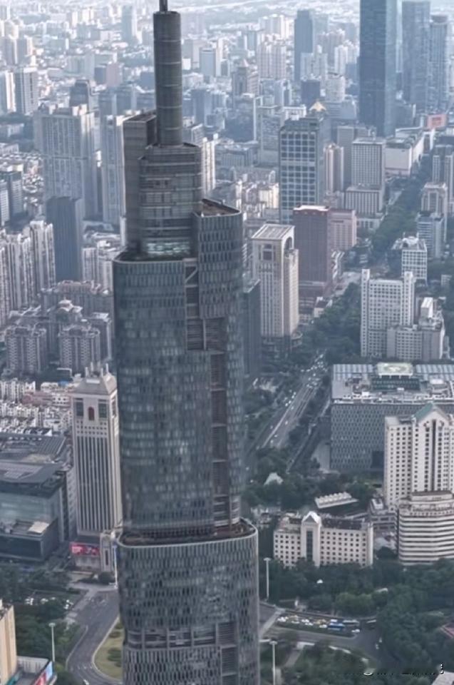 江苏省GDP与广东省GDP之间的差距今年有望缩小到3000亿元人民币以内水平，2