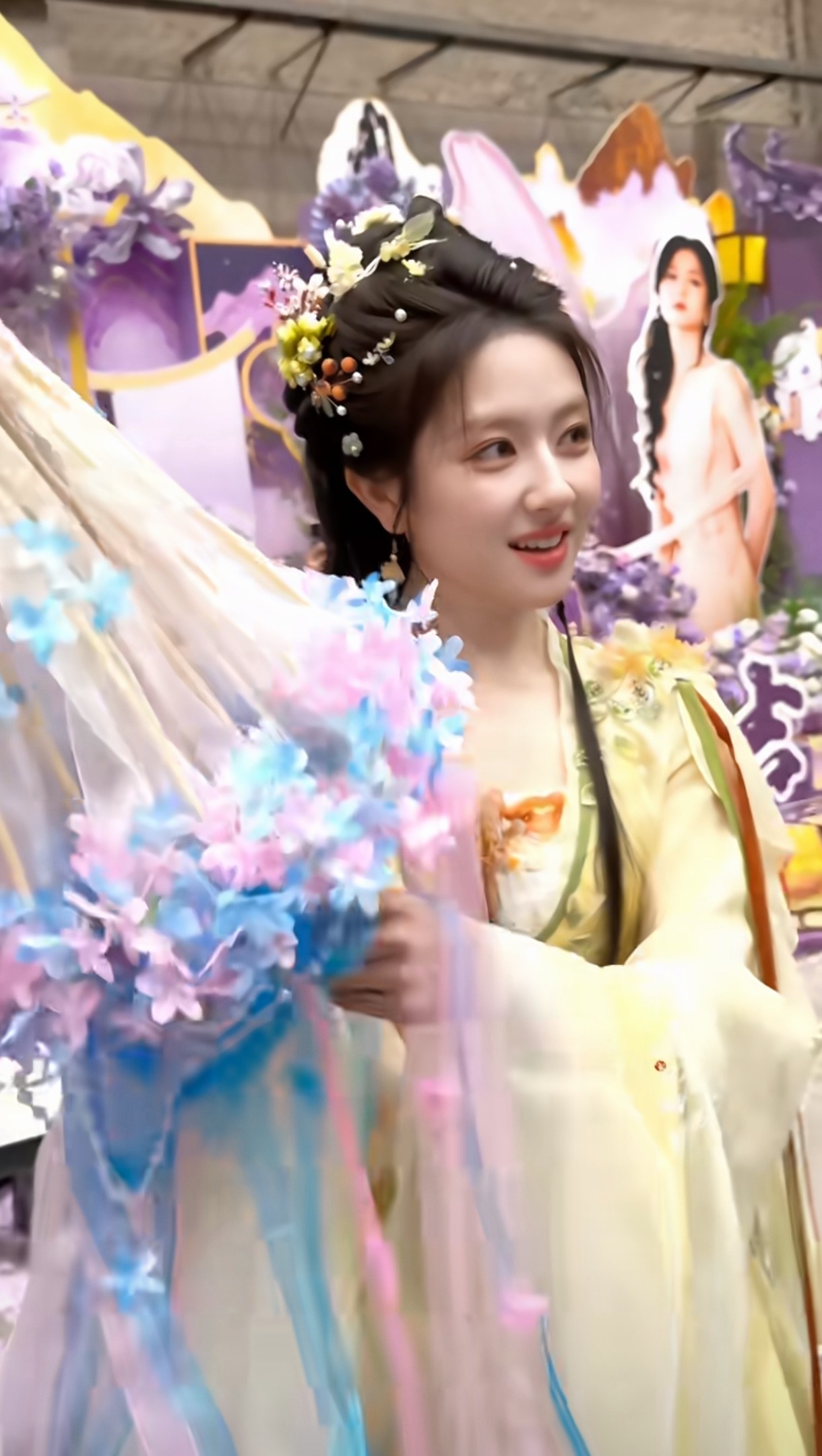 李兰迪还挺适合花里胡哨的…一个人可以演完七仙女了哈哈哈…