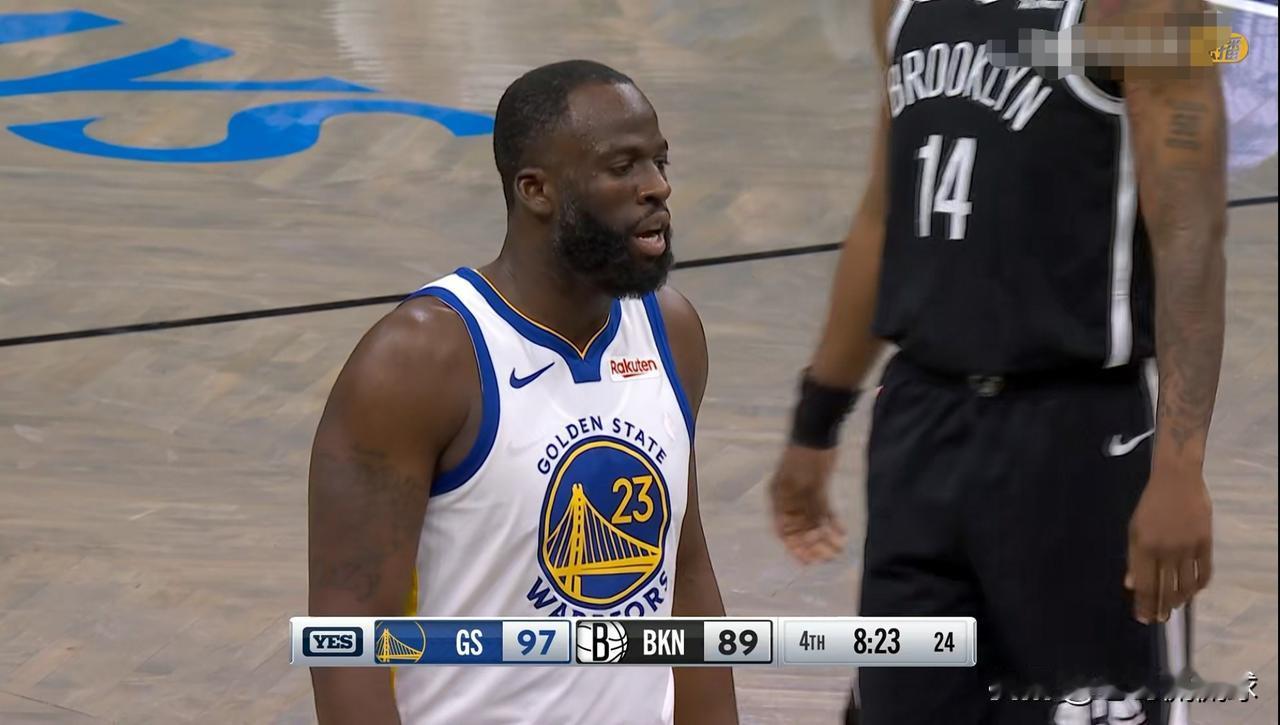 勇士老将追梦格林又躺赢了！在今天勇士客场以120：107大胜篮网的比赛中，追梦格