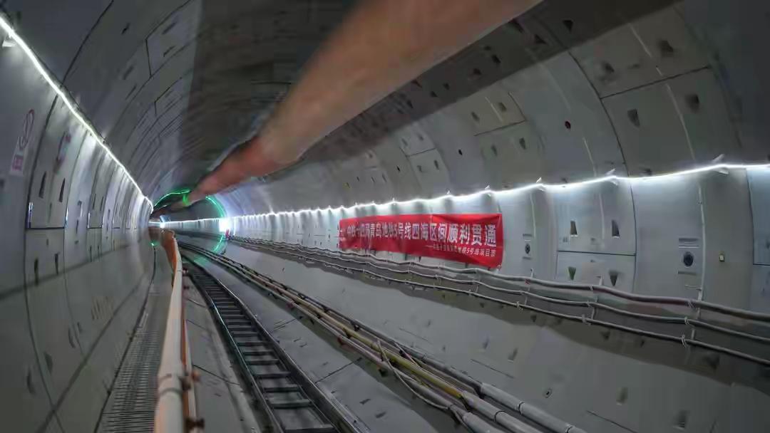 青岛地铁5号线惊现“地下绣花师”！2.5公里穿越50处风险源零沉降，浮山后堵车族