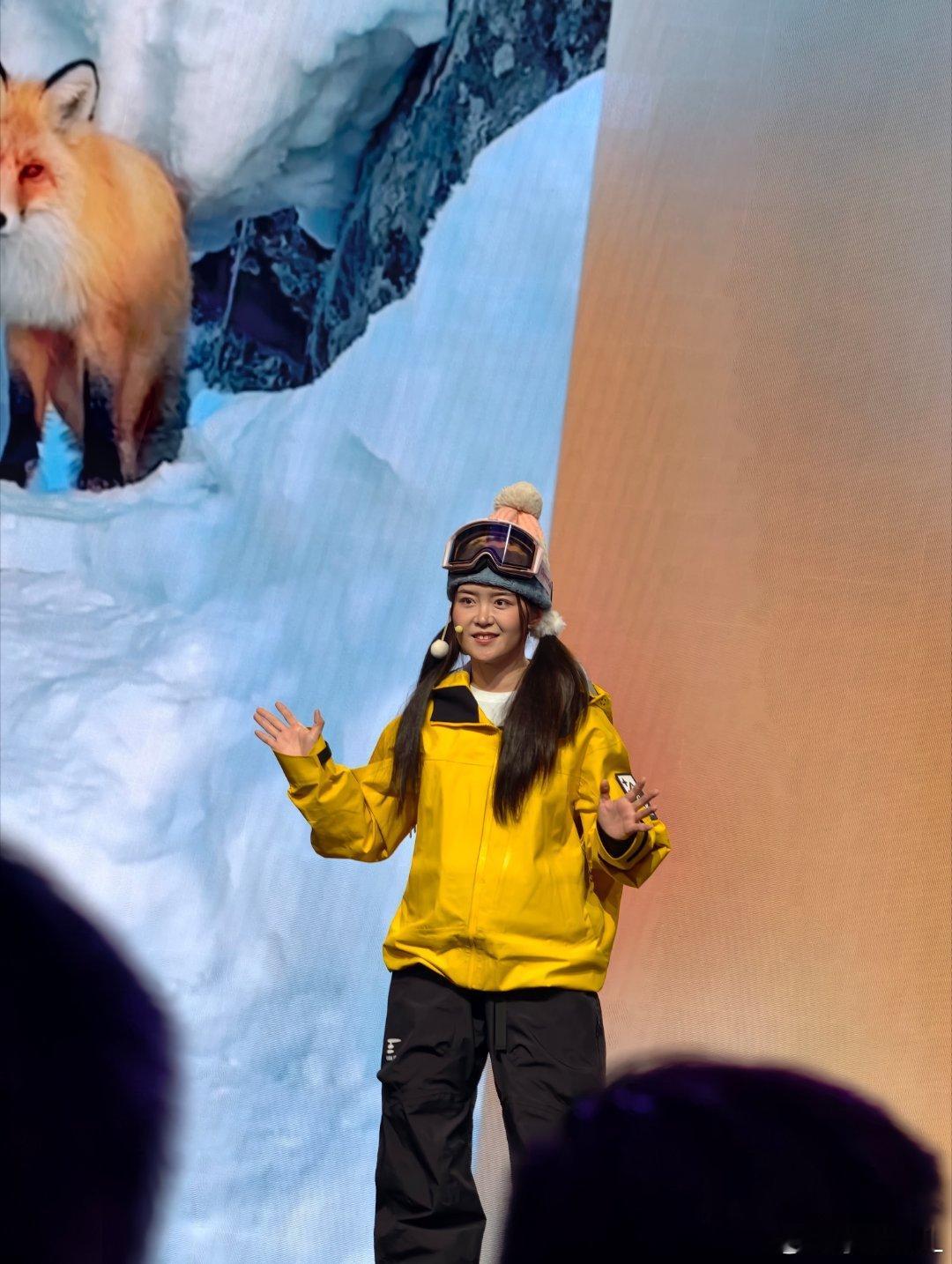 你们有认识这两个大美女博主吗？一个可爱甜美，一个气场御姐，两种风格你们更喜欢哪种