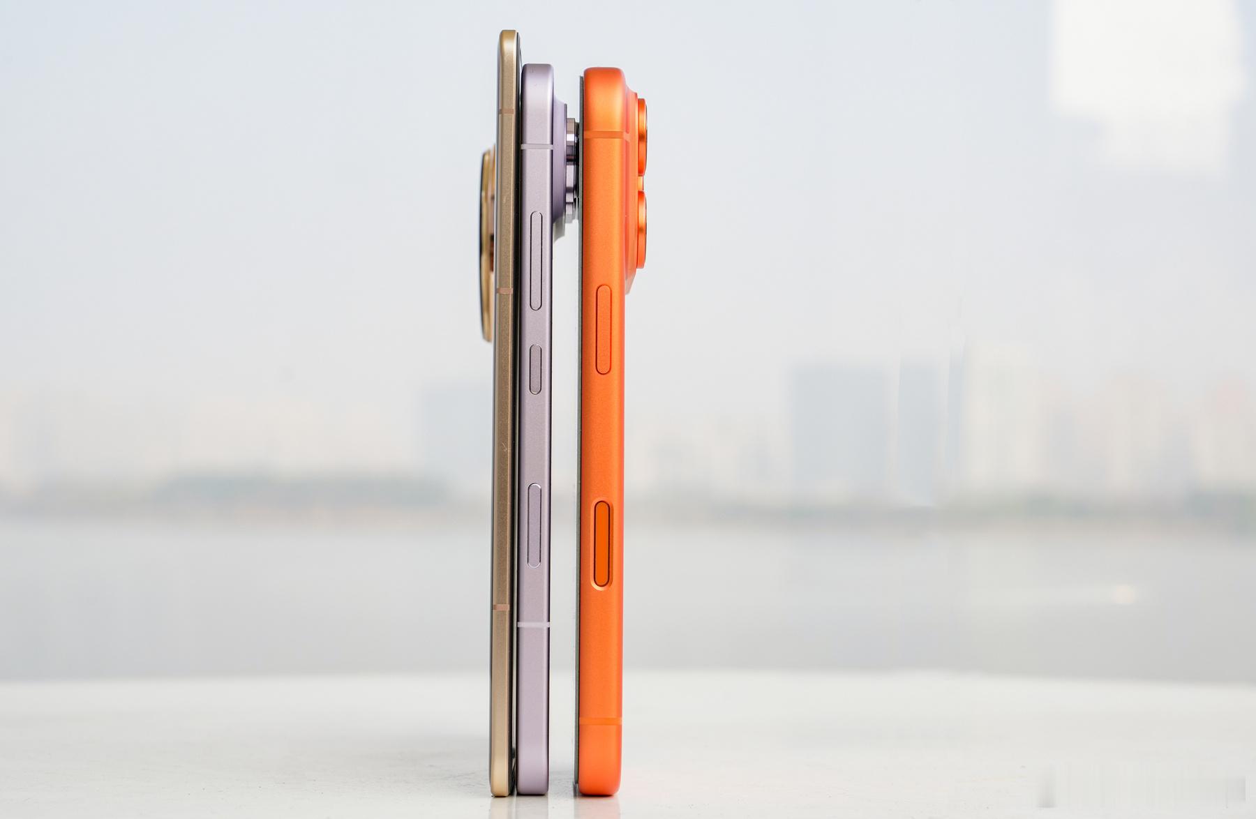 众所周知，手机做的越轻薄就越贵，比如iPhone17Air，虽然只卖出20万