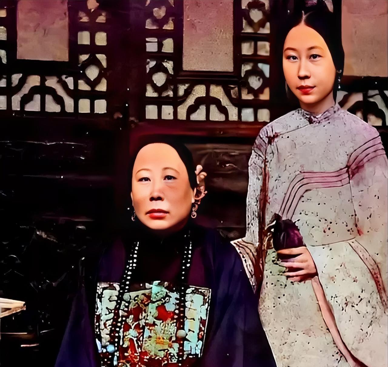 1863年，丧妻两年后，李鸿章决定再娶一房夫人，大婚当天，新娘的陪嫁丫鬟冬梅，