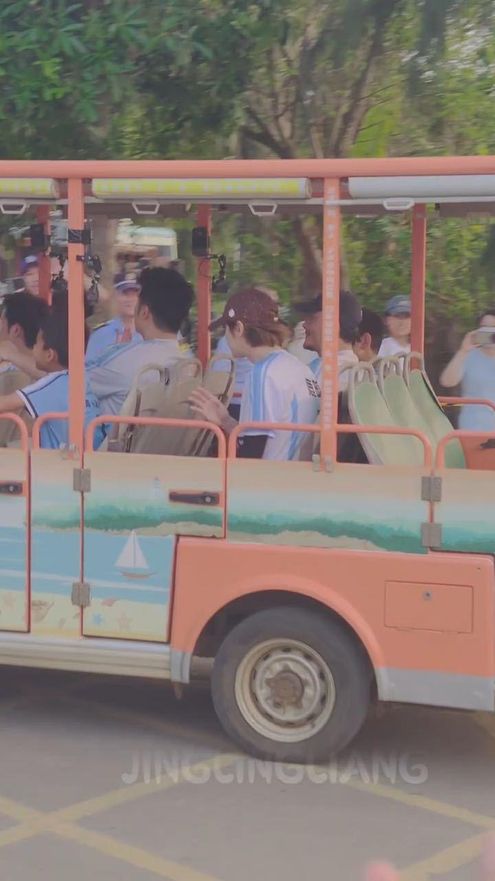 五哈也要撕名牌了邓超鹿晗陈赫又要撕名牌了吗哈哈哈哈哈谁能想到五哈也要加入撕名牌