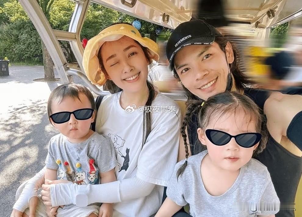 郭碧婷嫁入豪门是有代价的其实豪门就只有个门了，结婚后马上生那两个孩子，生完孩