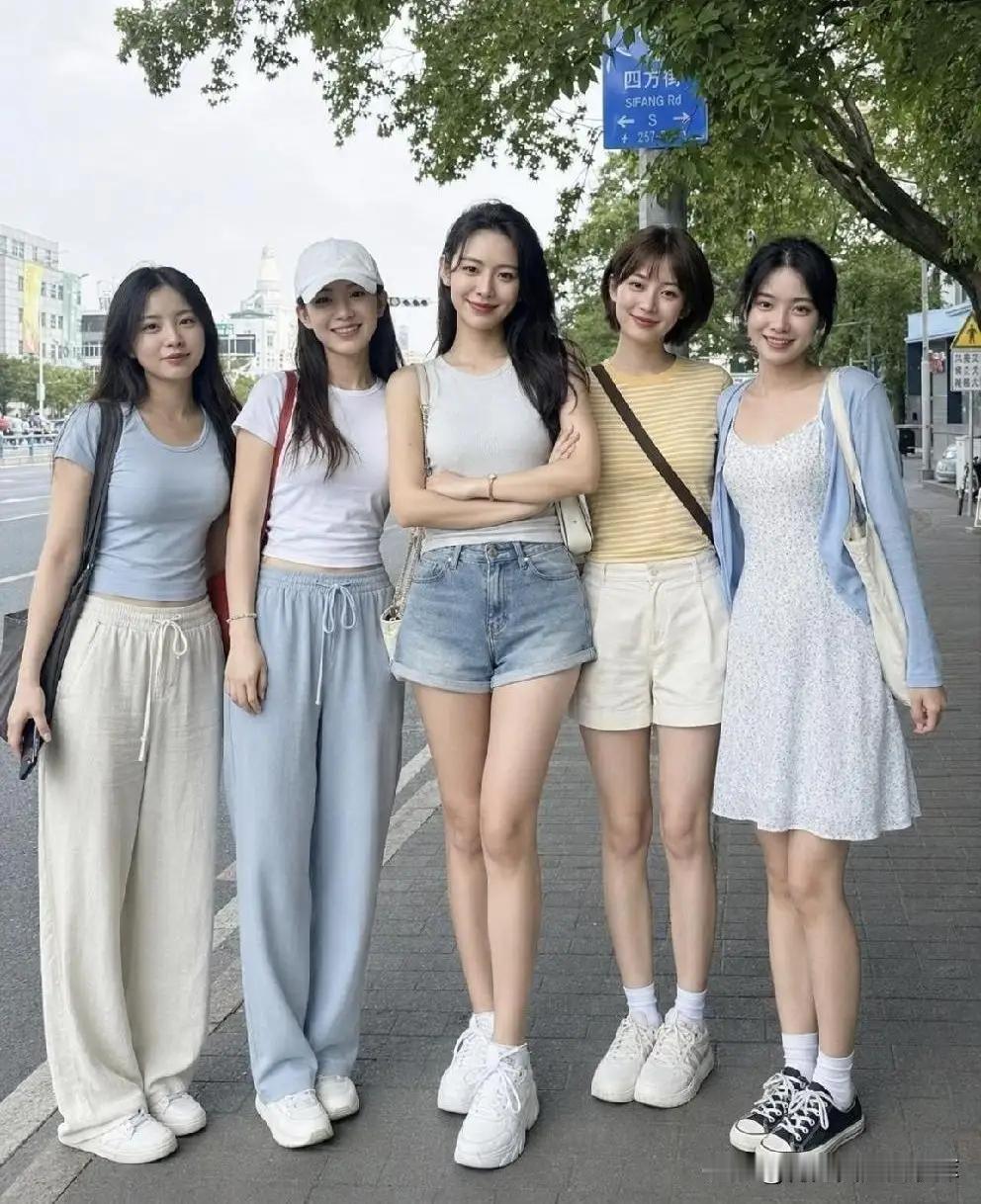 谁也不许跟我抢，中间的那个是表妹。从小就定了娃娃亲，其他的那几个你随便选，但不能
