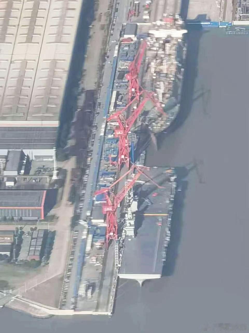 076“四川舰”弹小车画面来了，有电磁弹射就是香！罕见画面，网友偶遇076“四川