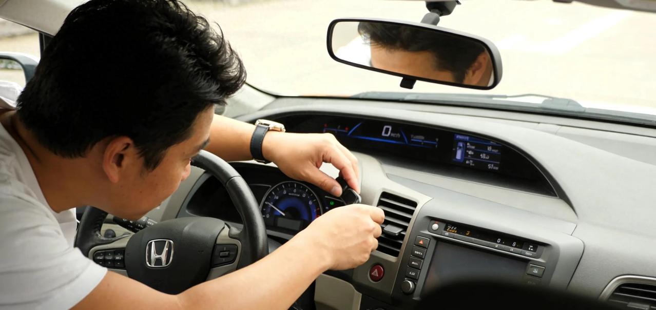 我开了12年车，直到去年亲眼看到一起事故，才明白自己一直做错了。那个司机上车